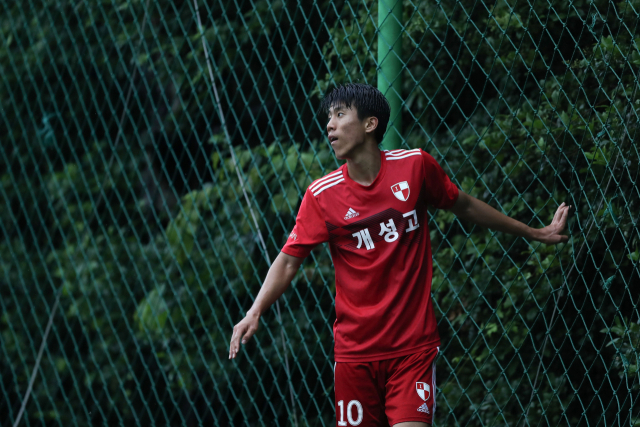 준프로계약을 맺고 부산아이파크에서 뛰는 개성고 3학년 권혁규. 한국프로축구연맹 제공