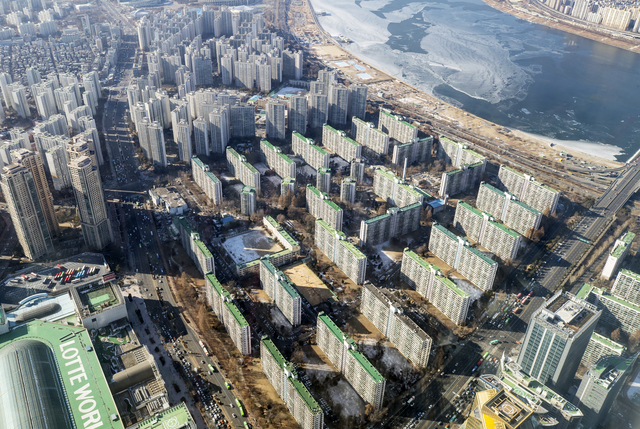 사진은 서울 송파구의 아파트 단지 모습. 부산일보DB