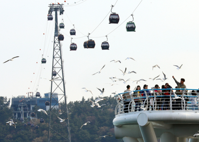 수익금 재협상에 나서는 송도케이블카. 부산일보DB