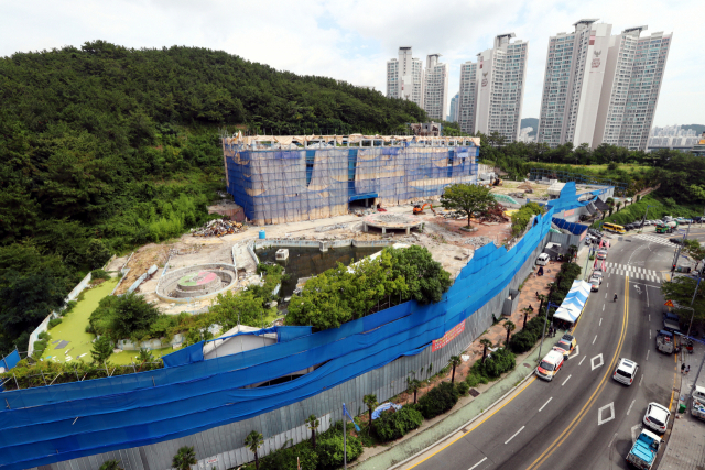 부산 수영구 민락동 옛 미월드 부지의 호텔 건립을 위한 새로운 민간 시행자가 최근 지정됐다. 기존 인가는 지난해 11월 취소됐다. 부산일보DB