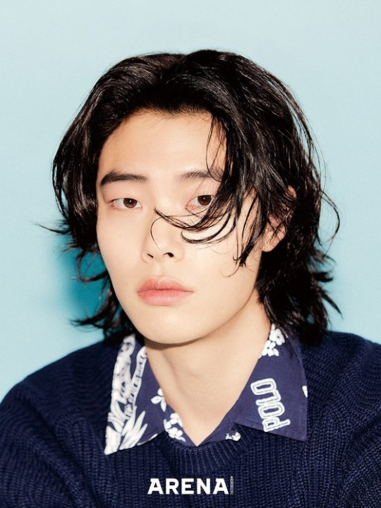 아레나 옴므 플러스 제공