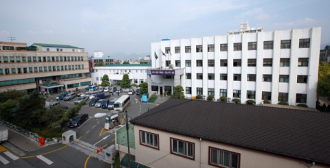 취임 3주년 행사서… 부산 북구청장, 일대기 설명하고 애창곡 열창?