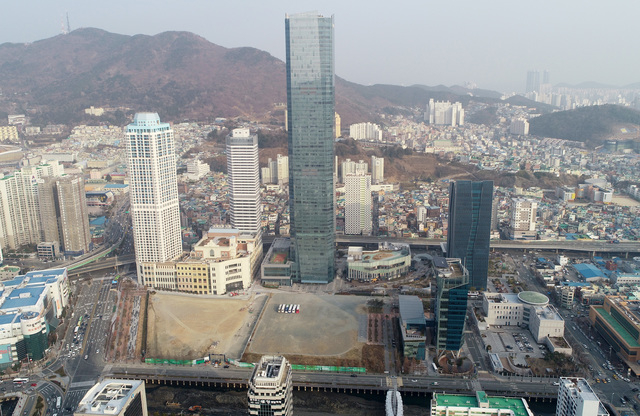 사진은 부산 남구 문현동 문현금융단지 부산국제금융센터(BIFC) 전경. 부산일보DB