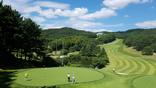 국내에서 두 번째로 개장한 부산CC는 한국 골프 역사와 함께 했다는 자긍심과 함께 각종 혜택 등으로 ‘회원들의 천국’으로 불린다. 부산CC 전경. 부산CC 제공
