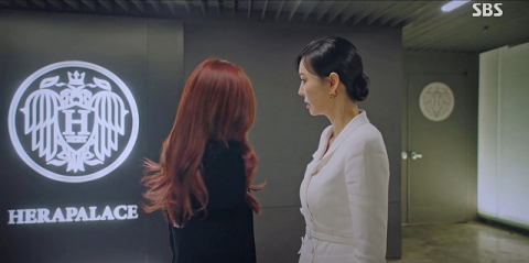 김순옥 작가의 SBS 드라마 ‘펜트하우스2’가 시청률 질주를 이어가고 있다. 전시즌 월화 드라마였던 이 방송은 새 시즌부터 금요일과 토요일 안방극장 시청자를 찾고 있다. 방송화면 캡처