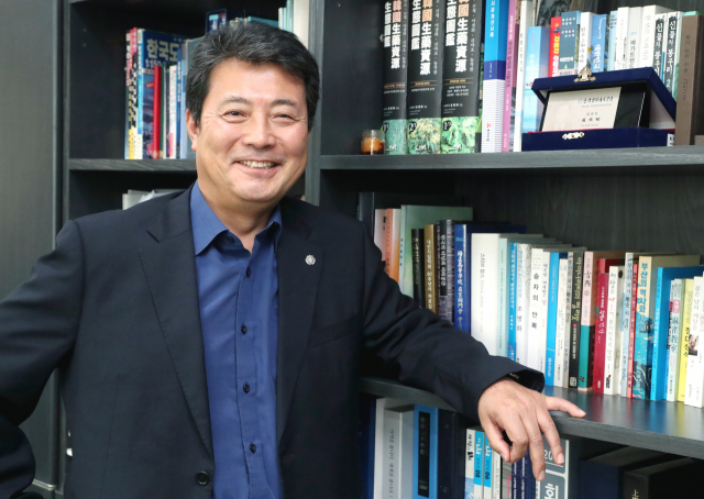 최재우 부산산악연맹 회장. 강원태 기자 wkang@
