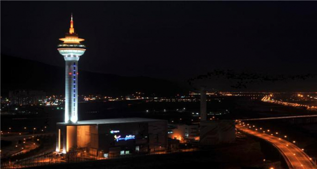 인간의 탄생에서 노화까지를 다룬 휴먼라이프 3D 특별전을 열리는 양산타워 전경.양산시 제공