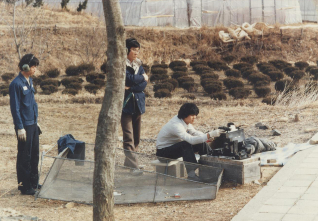 권총 시험 장면. 엄혁 제공.