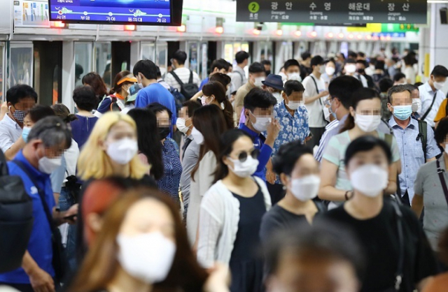 사진은 부산 지하철 2호선 서면역 모습. 부산일보 DB