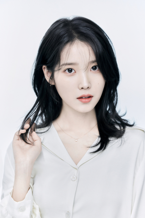 가수로 데뷔한 아이유는 ‘잔소리’와 ‘좋은 날’ ‘너랑 나’ 등 인기곡을 내며 스타덤에 올랐다. 이담엔터테인먼트 제공