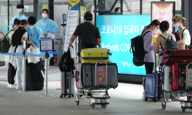 11일 인천공항 코로나19 검사센터 모습. 연합뉴스