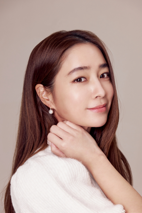 배우 이민정이 영화 ‘스위치’로 11년 만에 스크린에 복귀했다. 롯데엔터테인먼트