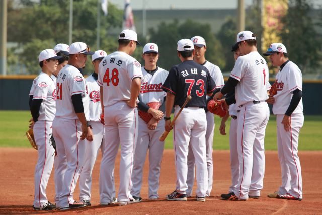 롯데 자이언츠가 다음 달 1일부터 35일간 2023시즌 스프링캠프를 진행한다. 사진은 2019년 대만 가오슝에서 진행된 스프링캠프 당시 모습. 롯데 자이언츠 제공