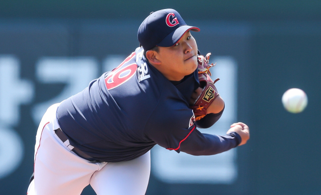 롯데 투수 서준원은 2022시즌이 끝난 뒤 팀 마무리 캠프와 호주 프로야구 리그(ABL) 질롱 코리아에 참가해 바쁜 일정을 보냈다. 부산일보DB