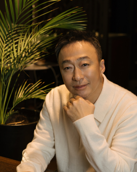 영화 ‘대외비’서 정치 비선 실세 순태를 연기한 배우 이성민. 플러스엠엔터테인먼트