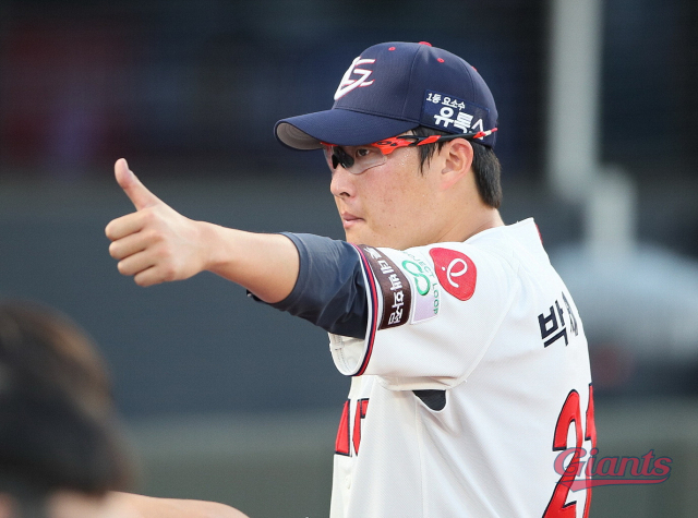 올해 한국프로야구 투수 연봉 1위에 오른 롯데 자이언츠 박세웅. 부산일보DB