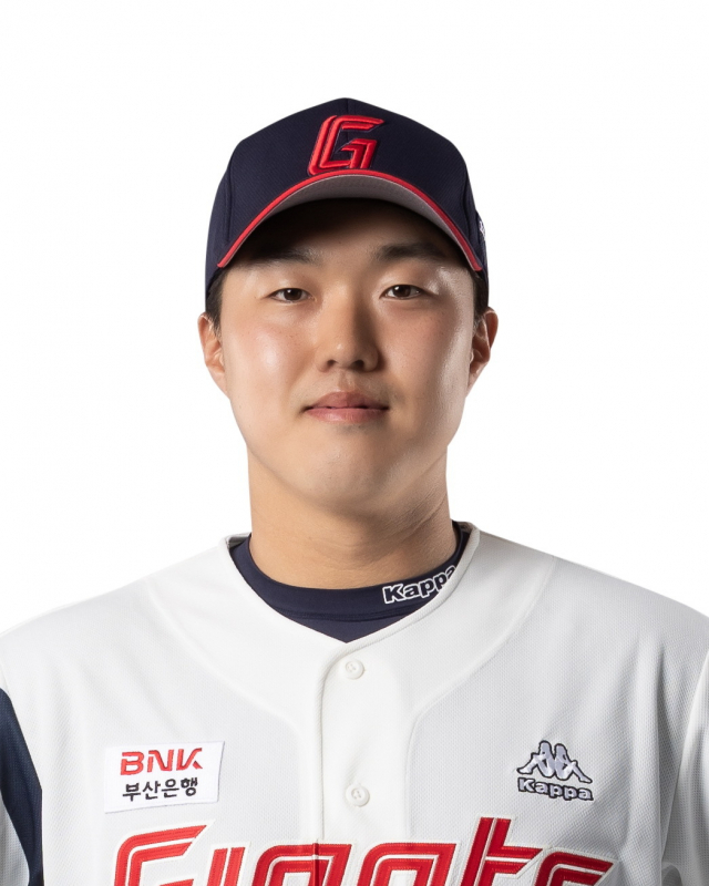 롯데 자이언츠 서동욱은 올 시즌 14타점을 쳐내며 팀의 퓨처스리그 남부리그 1위에 힘을 보태고 있다.