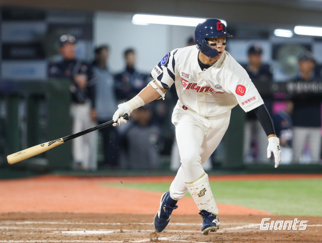 롯데 자이언츠 외야수 김민석은 올 시즌 중견수 겸 1번 타자로 선발 출전하며 좋은 활약을 이어 가고 있다. 롯데 자이언츠 제공