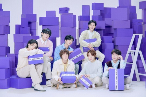 그룹 BTS가 데뷔 10주년을 맞아 온·오프라인으로 전 세계 팬을 만났다. 빅히트뮤직 제공
