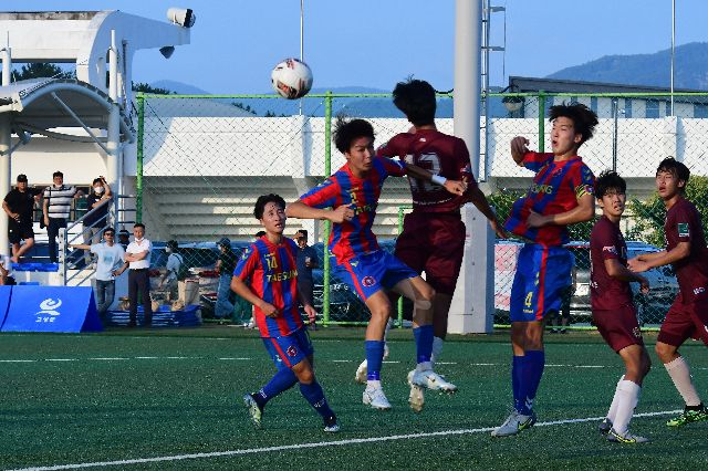 지난해 7월 27일 경남 고성군에서 열린 제59회 청룡기 전국고교축구대회 8강전 경기 용인TAESUNG FC U18과 부산정보고 경기. 부산일보DB