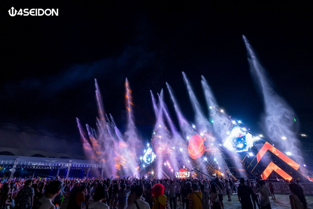 지난달 29일 열린 ‘2023 포세이돈 워터 뮤직 페스티벌 부산’ 공연. 에이투제트이엔티(ATOZENT) 제공