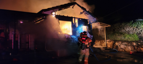 “지붕에서 갑자기 연기” 경남 합천 단독주택 화재