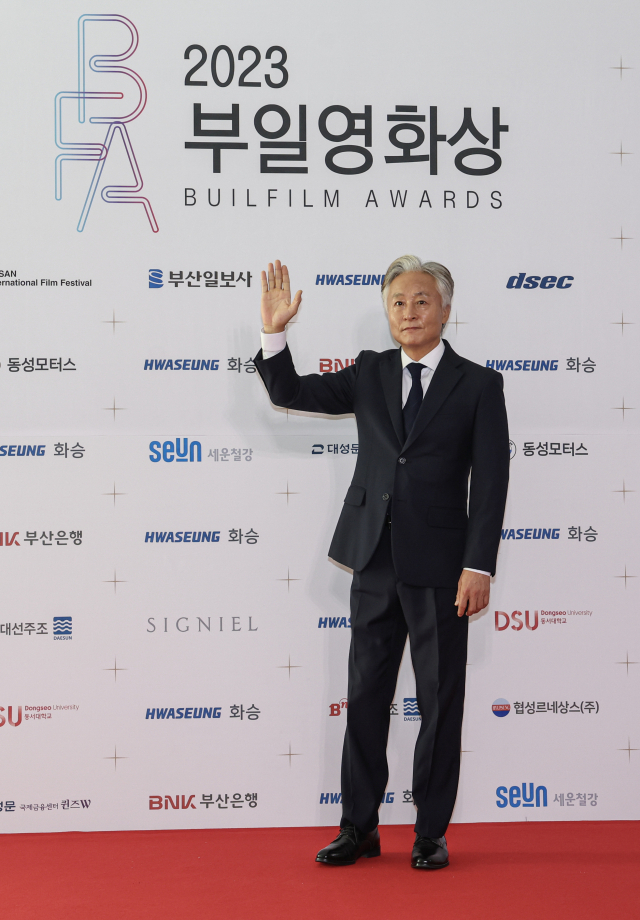 2023 부일영화상이 열린 5일 오후 부산 해운대구 시그니엘에서 레드카펫 행사가 열리고 있다. 배우 김종수. 김종진 기자 kjj1761@