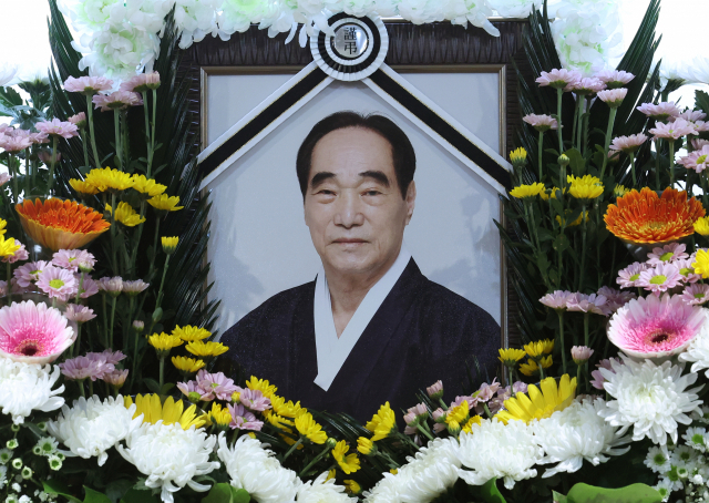 1983년 멕시코 세계청소년축구선수권대회에서 한국을 4강에 올려 놓아 한국 축구 사상 처음으로 국제축구연맹(FIFA) 주관 대회 ‘4강 신화’를 쓴 박종환 전 감독이 지난 7일 85세를 일기로 별세했다. 8일 오후 서울 용산구 순천향대학교병원 장례식장에 마련된 박종환 전 국가대표팀 감독의 빈소. 연합뉴스