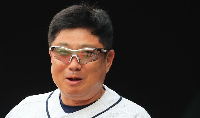 롯데 자이언츠는 20일 제21대 감독으로 김태형 전 두산 베어스 감독을 선임했다. 연합뉴스