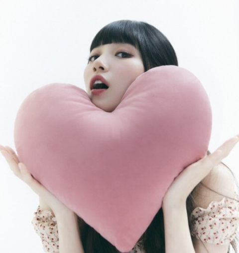 넷플릭스 ‘이두나!’로 시청자를 만나고 있는 수지. 넷플릭스 제공