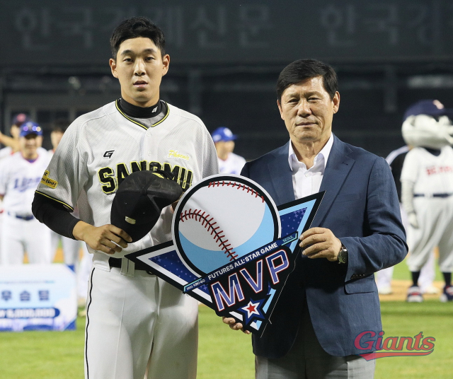 롯데 자이언츠 소속 내야수 나승엽은 다음달 1일 군 만기 제대 후 롯데로 돌아온다. 나승엽은 지난 2022년 KBO 퓨처스리그 올스타전에서 '미스터 올스타'로 뽑혔다. 롯데 자이언츠 제공