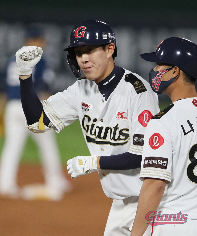 롯데 자이언츠 소속 내야수 나승엽은 다음달 1일 군 만기 제대 후 롯데로 돌아온다. 롯데 자이언츠 제공