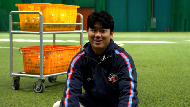 롯데 자이언츠 정현수가 지난 15일 김해 상동 롯데야구장에서 기자와 인터뷰를 하고 있다. 박정훈 PD