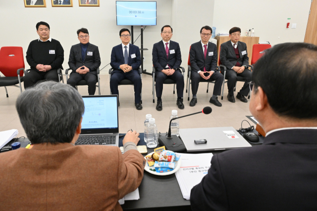 지난 17일 서울 여의도 국민의힘 중앙당사에서 부산 중영도 공천 면접이 진행되고 있다. 최홍배(오른쪽부터), 최영훈, 조승환, 이재균, 박성근, 강성운 예비후보. 연합뉴스