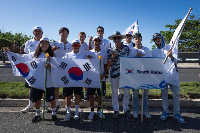 3일 폐막한 세계서핑선수권대회 단체전에서 34위를 한 한국 대표팀. 대한서핑협회 제공