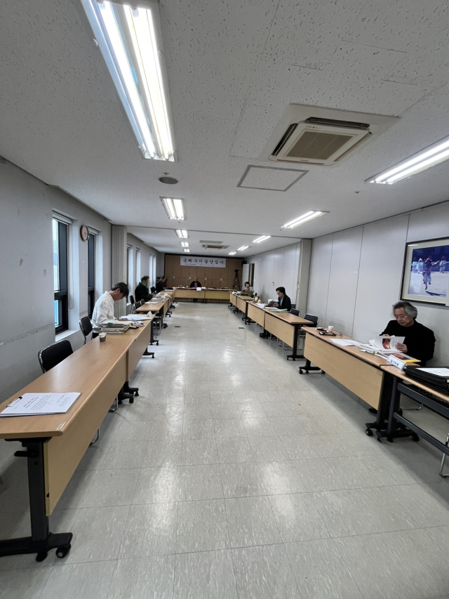 송혜수 미술상 심사 현장. 부산미술협회 제공