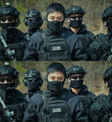 지난달 17일 페이스북 페이지 ‘육군훈련소 대신 전해드립니다’에 BTS 뷔가 특수임무대(SDT) 대테러복을 입은 모습이 공개됐다. 뷔는 2023년 12월 입대한 후 현재 2군단 쌍용부대 군사경찰 특수임무단에서 복무 중이다. 연합뉴스