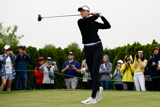 넬리 코르다가 19일(한국시간) LPGA 미즈호 아메리카스오픈 3라운드에서 티샷을 하고 있다. AFP연합뉴스