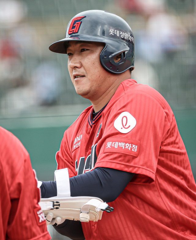 롯데 자이언츠 정훈이 9일 SSG와 시즌 6차전에서 4타수 2안타로 타격감을 예열했다. 롯데 자이언츠 제공