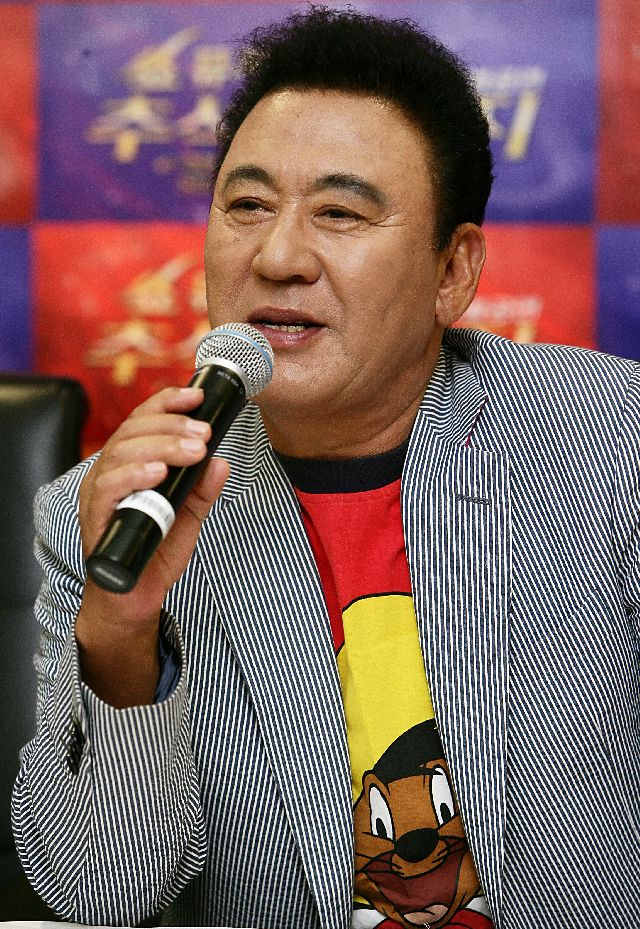 ‘봉선화 연정’ 등의 히트곡으로 1980∼1990년대 큰 인기를 누린 트로트 가수 현철이 지병으로 별세했다. 항년 82세. 부산일보DB