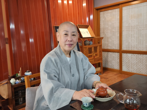 차인으로 활동하는 기장 청량사 주지 보혜 스님이 대마도에 한국 사찰황룡사를 열었다.