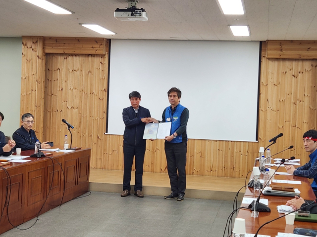 부산도시철도 노사가 10일 최종교섭에서 6시간 넘는 마라톤협상 끝에 극적 타결했다. 부산교통공사 제공