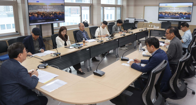 지난달 28일 오후 2시 부산일보와 부경대 인문한국플러스사업단 주최로 ‘북항을 글로벌 핫플로’ 전문가 좌담회가 부경대 인문사회경영관 커뮤니티홀에서 열렸다. 이재찬 기자 chan@