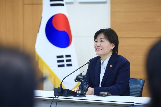 송미령 농식품부 장관이 지난해 농식품부 출입기자들과 기자간담회를 가지고 있는 모습. 부산일보 DB