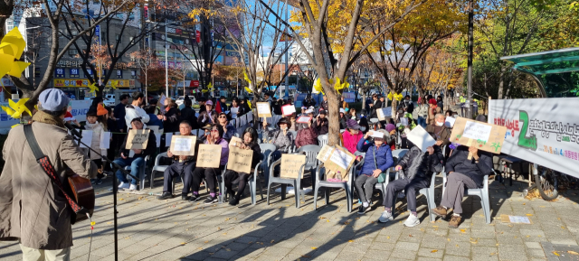 지난달 30일 문화도시 영도를 지키는 시민대책위는 해동병원 맞은편 인도에서 공청회를 열었다.