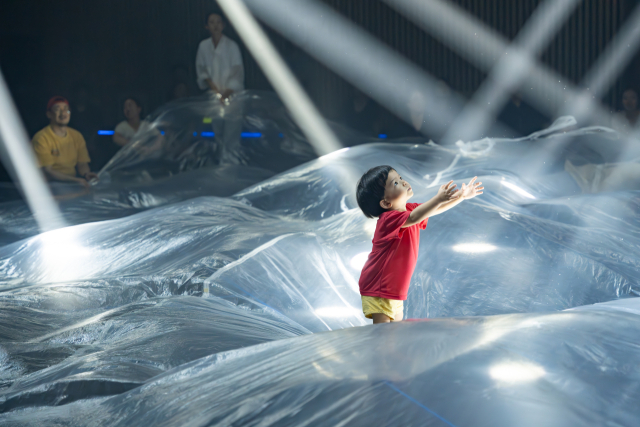 동화나라 별별친구 ‘빙빙빙 Being Being Being’ 공연 모습. 국립부산국악원 제공