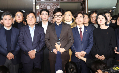 한동훈 “우원식·김민석, 계엄 사전 인지했나”…계엄 표결 공방 확산