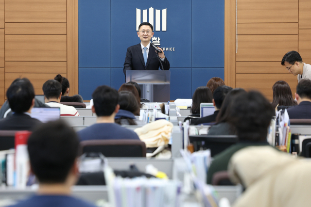 검찰 비상계엄 특별수사본부 박세현 본부장이 8일 서울 서초구 서울고검 기자실에서 열린 수사 관련 브리핑에서 모두발언을 하고 있다. 연합뉴스