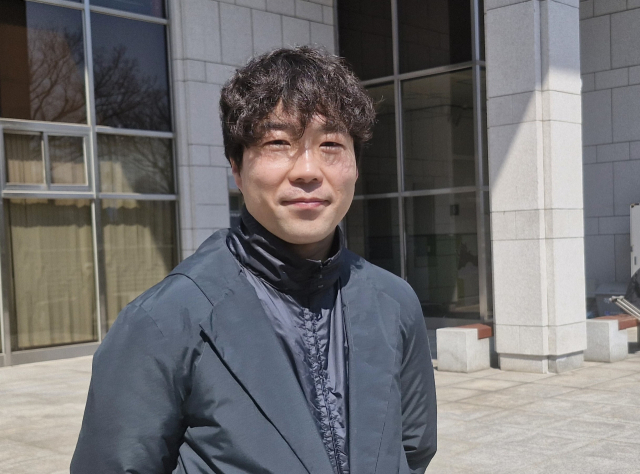 부산시립극단 제79회 정기공연 '오롯이 빛나는'을 쓰고 연출한 차승호 극작가. 김희돈 기자
