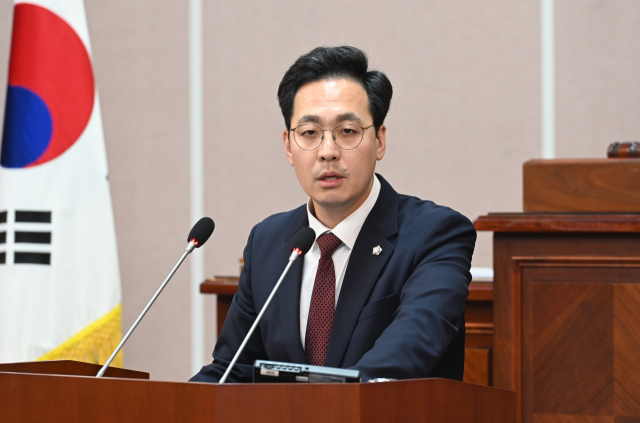 국민의힘 김선민 의원이 22일 열린 거제시의회 제253회 임시회 제1차 본회의에서 5분 자유발언을 하고 있다. 사무국 제공